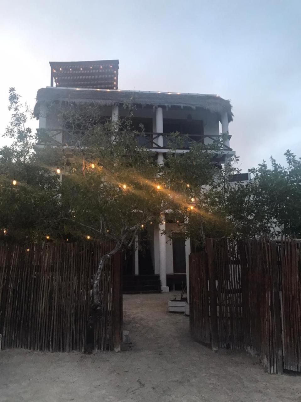 Hotel Luna Roja Holbox Exterior photo