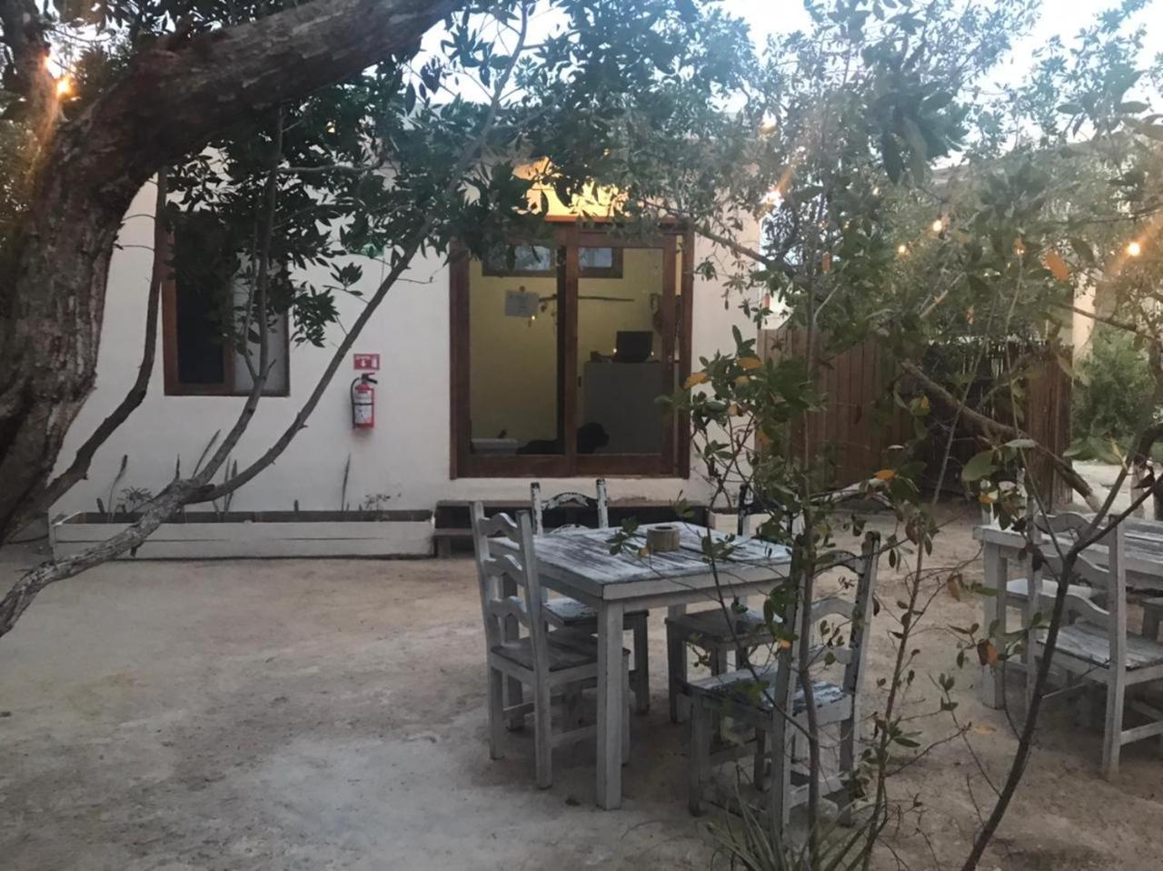 Hotel Luna Roja Holbox Exterior photo